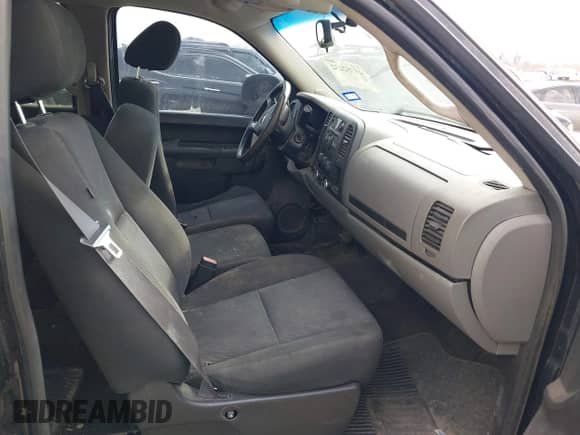 2012 Chevrolet Silverado 1500 LS z VIN 3GCPCREA7CG105775, wystawiony jako IAAI lot #41752232 z przebiegiem 271 970 mil mil oraz . Historia ofert i sprzedaży dostępna na DreamBid. Obrazek 5.