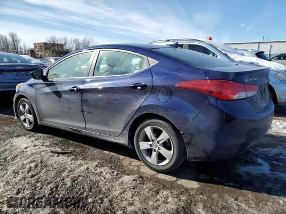 2013 Hyundai Elantra Limited z VIN 5NPDH4AE2DH427572, wystawiony jako Copart lot #45790895 z przebiegiem 179 614 mil mil oraz Czysty tytuł • Clean title. Historia ofert i sprzedaży dostępna na DreamBid. Obrazek 2.