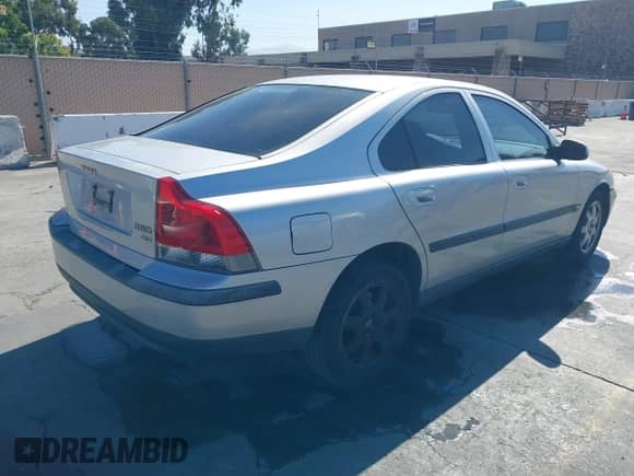2002 Volvo S60 с VIN YV1RH58D622109553, выставлен на аукционе IAAI как лот 43141011 с пробегом 227 403 миль миль и . История ставок и продаж доступна на DreamBid. Изображение 4.