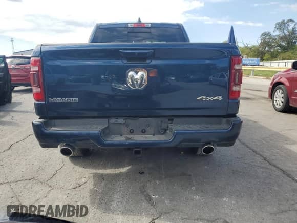 2023 Ram 1500 Laramie z VIN 1C6SRFJT0PN587461, wystawiony jako Copart lot #85912915 z przebiegiem 10 641 mil mil oraz Szkoda całkowita • Salvage title. Historia ofert i sprzedaży dostępna na DreamBid. Obrazek 6.