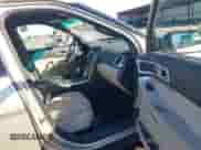 2011 Ford Explorer XLT z VIN 1FMHK7D83BGA65727, wystawiony jako IAAI lot #43366624 z przebiegiem 81 455 mil mil oraz . Historia ofert i sprzedaży dostępna na DreamBid. Obrazek 5.