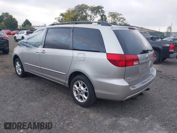 2005 Toyota Sienna LE with VIN 5TDBA23C25S031133, listed as a IAAI auction lot 43395031 with Not provided miles and . Bid and sale history available at DreamBid. Image 3.