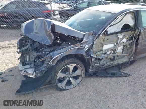 2019 Honda Accord Touring с VIN 1HGCV2F92KA027845, выставлен на аукционе IAAI как лот 43362070 с пробегом Не указан миль и . История ставок и продаж доступна на DreamBid. Изображение 6.