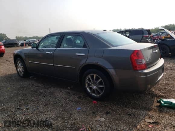 2010 Chrysler 300 Touring Signature с VIN 2C3CK5CV4AH169483, выставлен на аукционе Copart как лот 66862175 с пробегом 135 204 миль миль и Списание • Salvage title. История ставок и продаж доступна на DreamBid. Изображение 2.