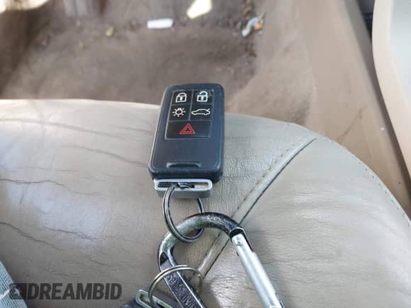 2008 Volvo XC70 with VIN YV4BZ982481004743, listed as a IAAI auction lot 43146538 with 156,644 mi miles and . Bid and sale history available at DreamBid. Image 11.