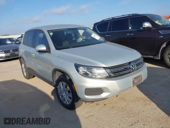 2012 Volkswagen Tiguan S с VIN WVGCV7AX7CW593243, выставлен на аукционе IAAI как лот 42914119 с пробегом 89 089 миль миль и . История ставок и продаж доступна на DreamBid. Изображение 1.