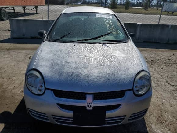 2004 Dodge Neon SXT z VIN 1B3ES56C34D551974, wystawiony jako Copart lot #46829235 z przebiegiem 212 829 mil mil oraz Szkoda całkowita • Salvage title. Historia ofert i sprzedaży dostępna na DreamBid. Obrazek 5.