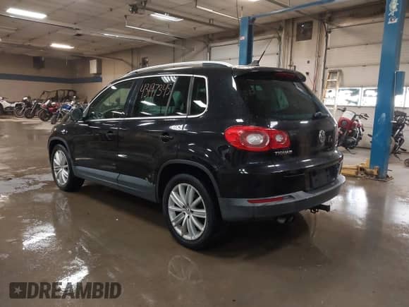 2010 Volkswagen Tiguan SE с VIN WVGBV7AX0AW001089, выставлен на аукционе IAAI как лот 43197345 с пробегом 176 507 миль миль и . История ставок и продаж доступна на DreamBid. Изображение 3.