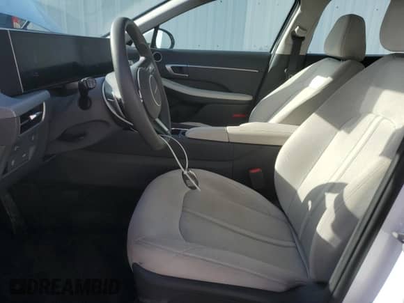 2025 Hyundai Sonata SEL with VIN KMHL64JA3SA430222, listed as a Copart auction lot 84914855 with 36,474 mi miles and Clean title. Bid and sale history available at DreamBid. Image 7.