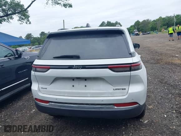 2023 Jeep Grand Cherokee Limited с VIN 1C4RJHBGXPC565670, выставлен на аукционе IAAI как лот 42512712 с пробегом 34 477 миль миль и . История ставок и продаж доступна на DreamBid. Изображение 16.