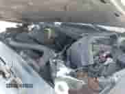 2006 Chevrolet Suburban LS 1WT z VIN 1GNEC16Z06J140083, wystawiony jako IAAI lot #42873925 z przebiegiem 254 683 mil mil oraz . Historia ofert i sprzedaży dostępna na DreamBid. Obrazek 10.