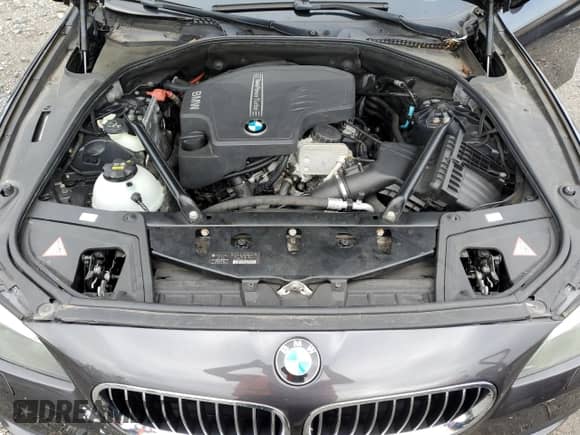 2015 BMW 5 Series 528i xDrive with VIN WBA5A7C5XFD620663, listed as a Copart auction lot 80361065 with 158,004 mi miles and Clean title. Bid and sale history available at DreamBid. Image 11.