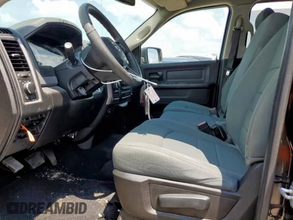 2019 Ram 1500 Tradesman z VIN 1C6RR6FG9KS722506, wystawiony jako Copart lot #69611885 z przebiegiem 15 581 mil mil oraz Szkoda całkowita • Salvage title. Historia ofert i sprzedaży dostępna na DreamBid. Obrazek 7.