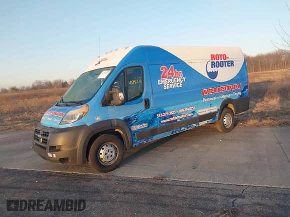 2017 Ram ProMaster Cargo z VIN 3C6URVJG0HE543522, wystawiony jako IAAI lot #41792212 z przebiegiem 165 974 mil mil oraz . Historia ofert i sprzedaży dostępna na DreamBid. Obrazek 17.