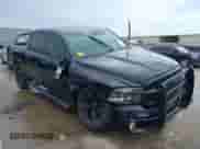 2017 Ram 1500 Express z VIN 1C6RR6KT6HS547823, wystawiony jako IAAI lot #42717862 z przebiegiem 220 236 mil mil oraz . Historia ofert i sprzedaży dostępna na DreamBid. Obrazek 1.