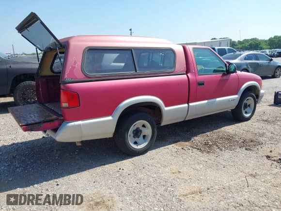 1994 Chevrolet S-10 LS Xtreme с VIN 1GCCS14W8RK130413, выставлен на аукционе IAAI как лот 42782598 с пробегом 68 040 миль миль и . История ставок и продаж доступна на DreamBid. Изображение 4.