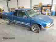 2000 Chevrolet S-10 LS z VIN 1GCCS19W1Y8257556, wystawiony jako Copart lot #64743085 z przebiegiem 284 985 mil mil oraz Szkoda całkowita • Salvage title. Historia ofert i sprzedaży dostępna na DreamBid. Obrazek 4.