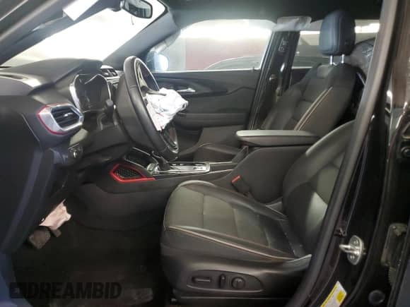 2021 Chevrolet TrailBlazer RS z VIN KL79MUSLXMB157519, wystawiony jako Copart lot #84653685 z przebiegiem 66 985 mil mil oraz Czysty tytuł • Clean title. Historia ofert i sprzedaży dostępna na DreamBid. Obrazek 7.