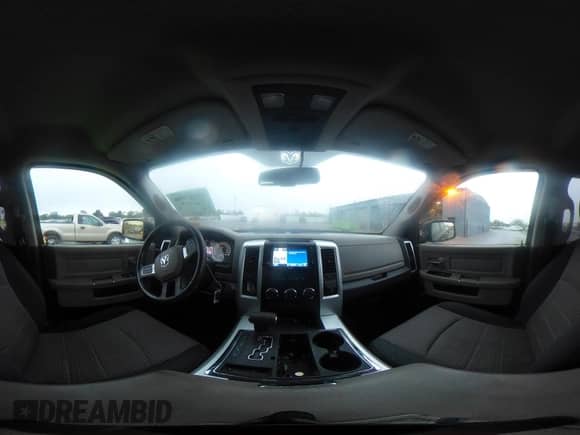 2011 Ram 1500 Big Horn z VIN 1D7RB1GT9BS555050, wystawiony jako IAAI lot #43302088 z przebiegiem 191 467 mil mil oraz . Historia ofert i sprzedaży dostępna na DreamBid. Obrazek 18.