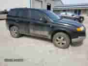 2005 Saturn VUE z VIN 5GZCZ23D95S810041, wystawiony jako Copart lot #49401685 z przebiegiem 254 739 mil mil oraz Szkoda całkowita • Salvage title. Historia ofert i sprzedaży dostępna na DreamBid. Obrazek 4.