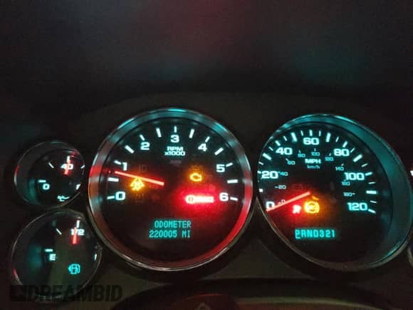 2007 Chevrolet Silverado 1500 with VIN 2GCFK19Y671703720, listed as a Copart auction lot 84562745 with 220,005 mi miles and Clean title. Bid and sale history available at DreamBid. Image 9.