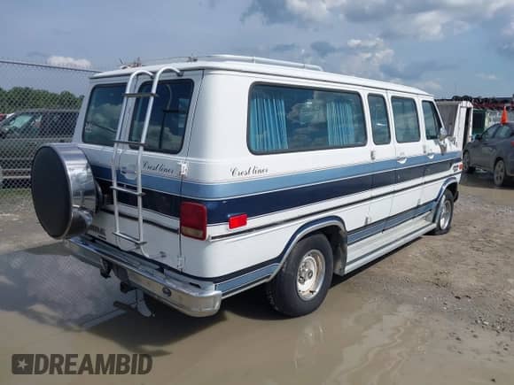 1988 Chevrolet Chevy Van с VIN 2GCEG25K4J4112747, выставлен на аукционе IAAI как лот 42998571 с пробегом 22 215 миль миль и . История ставок и продаж доступна на DreamBid. Изображение 4.