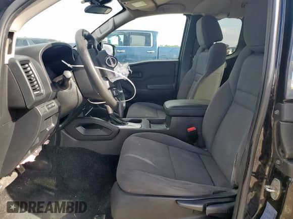 2024 Nissan Frontier S z VIN 1N6ED1CLXRN608417, wystawiony jako Copart lot #84016275 z przebiegiem 73 991 mil mil oraz Szkoda całkowita • Salvage title. Historia ofert i sprzedaży dostępna na DreamBid. Obrazek 7.