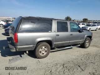 1999 Chevrolet Suburban с VIN 3GNFK16R6XG236729, выставлен на аукционе Copart как лот 71226015 с пробегом Не указан миль и Чистый • Clean title. История ставок и продаж доступна на DreamBid. Изображение 3.