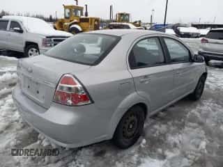 2008 Chevrolet Aveo LS z VIN KL1TD56638B007526, wystawiony jako Copart lot #76838014 z przebiegiem 91 805 mil mil oraz Szkoda całkowita • Salvage title. Historia ofert i sprzedaży dostępna na DreamBid. Obrazek 3.