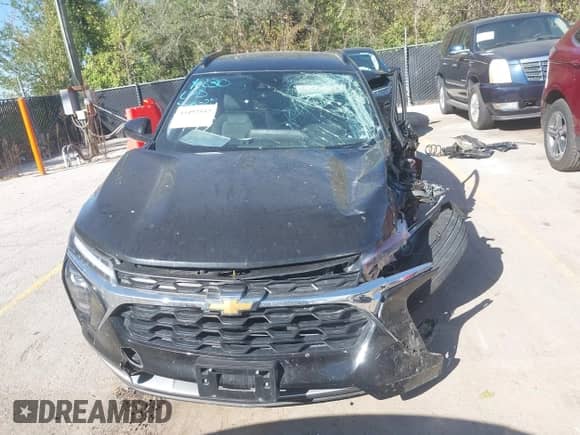 2025 Chevrolet Trax LT z VIN KL77LHEP7SC239845, wystawiony jako IAAI lot #43492552 z przebiegiem 23 069 mil mil oraz . Historia ofert i sprzedaży dostępna na DreamBid. Obrazek 13.