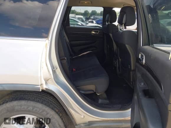 2011 Jeep Grand Cherokee Laredo z VIN 1J4RR4GG4BC586012, wystawiony jako IAAI lot #42973094 z przebiegiem 177 559 mil mil oraz . Historia ofert i sprzedaży dostępna na DreamBid. Obrazek 8.