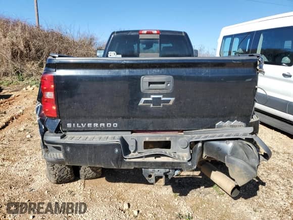 2015 Chevrolet Silverado 3500HD High Country с VIN 1GC4K1E82FF626414, выставлен на аукционе Copart как лот 45206755 с пробегом 185 397 миль миль и Списание • Salvage title. История ставок и продаж доступна на DreamBid. Изображение 6.