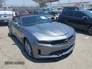 2020 Chevrolet Camaro 1LT с VIN 1G1FB3DX4L0100371, выставлен на аукционе IAAI как лот 42403565 с пробегом 67 556 миль миль и . История ставок и продаж доступна на DreamBid. Изображение 1.