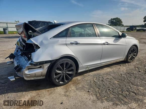 2011 Hyundai Sonata SE с VIN 5NPEC4AC3BH177595, выставлен на аукционе Copart как лот 71258105 с пробегом 155 508 миль миль и На запчасти • Non repairable. История ставок и продаж доступна на DreamBid. Изображение 3.