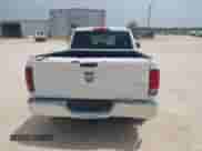 2018 Ram 1500 Tradesman z VIN 1C6RR7FT7JS309341, wystawiony jako IAAI lot #42805407 z przebiegiem 141 005 mil mil oraz . Historia ofert i sprzedaży dostępna na DreamBid. Obrazek 16.