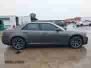 2015 Chrysler 300 S с VIN 2C3CCABG8FH859463, выставлен на аукционе IAAI как лот 42456189 с пробегом 158 051 миль миль и . История ставок и продаж доступна на DreamBid. Изображение 13.