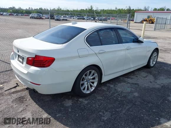 2015 BMW 5 Series 535i с VIN WBA5B1C57FD918419, выставлен на аукционе IAAI как лот 42750726 с пробегом 224 459 миль миль и . История ставок и продаж доступна на DreamBid. Изображение 4.