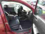 2019 Hyundai Tucson Sport z VIN KM8J33AL4KU928830, wystawiony jako IAAI lot #42104966 z przebiegiem 107 350 mil mil oraz . Historia ofert i sprzedaży dostępna na DreamBid. Obrazek 5.