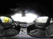 2021 BMW 3 Series 330e xDrive z VIN WBA5P9C00MFK93416, wystawiony jako IAAI lot #41525725 z przebiegiem 24 831 mil mil oraz . Historia ofert i sprzedaży dostępna na DreamBid. Obrazek 19.