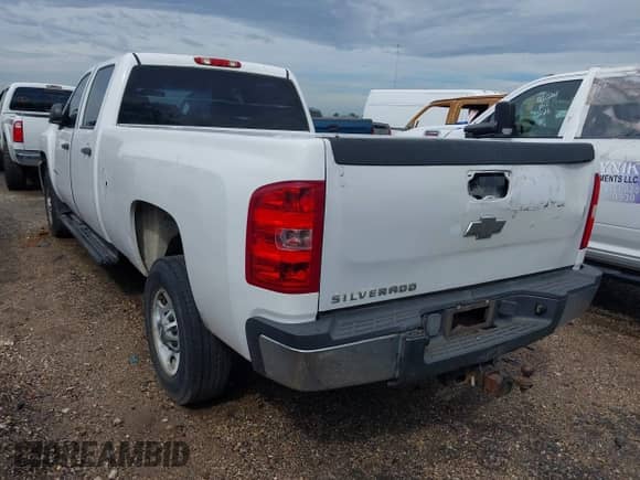 2011 Chevrolet Silverado 2500HD Work Truck z VIN 1GC1CVCG2BF188862, wystawiony jako IAAI lot #42387522 z przebiegiem 408 265 mil mil oraz . Historia ofert i sprzedaży dostępna na DreamBid. Obrazek 3.