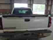 2007 Chevrolet Silverado 1500HD LS z VIN 1GCGK13U97F102188, wystawiony jako IAAI lot #42447177 z przebiegiem 260 613 mil mil oraz . Historia ofert i sprzedaży dostępna na DreamBid. Obrazek 16.