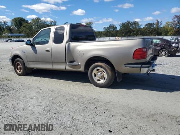 2002 Ford F-150 XL с VIN 2FTRX07W92CA22300, выставлен на аукционе Copart как лот 82280605 с пробегом Не указан миль и Чистый • Clean title. История ставок и продаж доступна на DreamBid. Изображение 2.