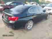 2015 BMW 5 Series 528i xDrive z VIN WBA5A7C51FD627226, wystawiony jako IAAI lot #43389818 z przebiegiem Nie podano mil oraz . Historia ofert i sprzedaży dostępna na DreamBid. Obrazek 4.