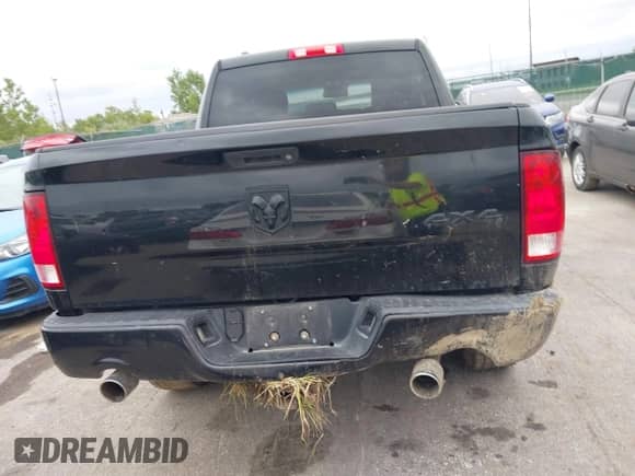 2015 Ram 1500 Express z VIN 1C6RR7KTXFS680314, wystawiony jako IAAI lot #43040717 z przebiegiem 153 999 mil mil oraz . Historia ofert i sprzedaży dostępna na DreamBid. Obrazek 16.