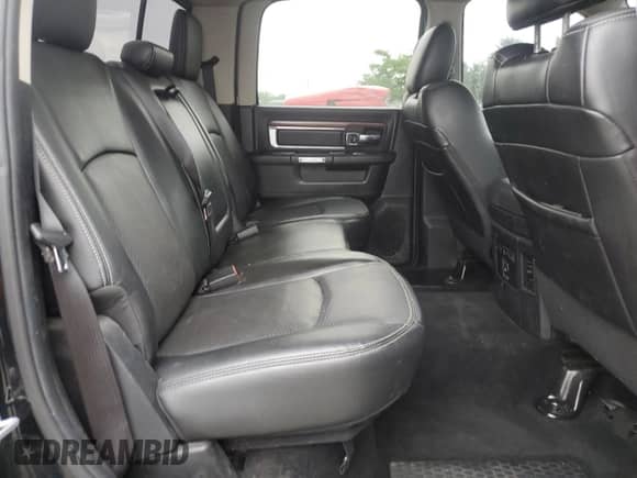 2014 Ram 1500 Laramie z VIN 1C6RR7VM8ES272915, wystawiony jako Copart lot #63770515 z przebiegiem 213 272 mil mil oraz Czysty tytuł • Clean title. Historia ofert i sprzedaży dostępna na DreamBid. Obrazek 10.