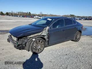 2015 Volvo S60 T5 Drive-E Platinum с VIN YV140MFM4F2353223, выставлен на аукционе Copart как лот 45112895 с пробегом 83 030 миль миль и Списание • Salvage title. История ставок и продаж доступна на DreamBid. Изображение 1.