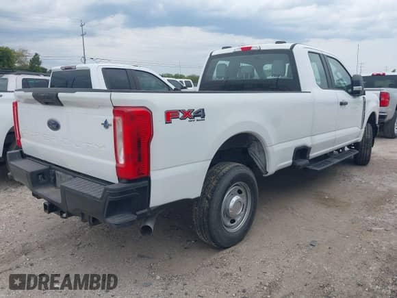 2023 Ford F-250 XL с VIN 1FT7X2BA6PED03860, выставлен на аукционе IAAI как лот 43000091 с пробегом 83 823 миль миль и . История ставок и продаж доступна на DreamBid. Изображение 4.