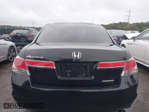 2011 Honda Accord SE с VIN 1HGCP2F61BA145000, выставлен на аукционе IAAI как лот 43390524 с пробегом 180 392 миль миль и . История ставок и продаж доступна на DreamBid. Изображение 16.