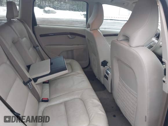 2012 Volvo XC70 T6 z VIN YV4902BZ7C1119089, wystawiony jako IAAI lot #41467728 z przebiegiem 131 649 mil mil oraz . Historia ofert i sprzedaży dostępna na DreamBid. Obrazek 8.