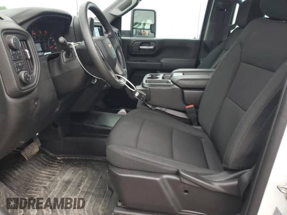 2024 Chevrolet Silverado 2500HD Work Truck с VIN 2GC4YLEY1R1130963, выставлен на аукционе Copart как лот 61128155 с пробегом 2 801 миль миль и Списание • Salvage title. История ставок и продаж доступна на DreamBid. Изображение 7.